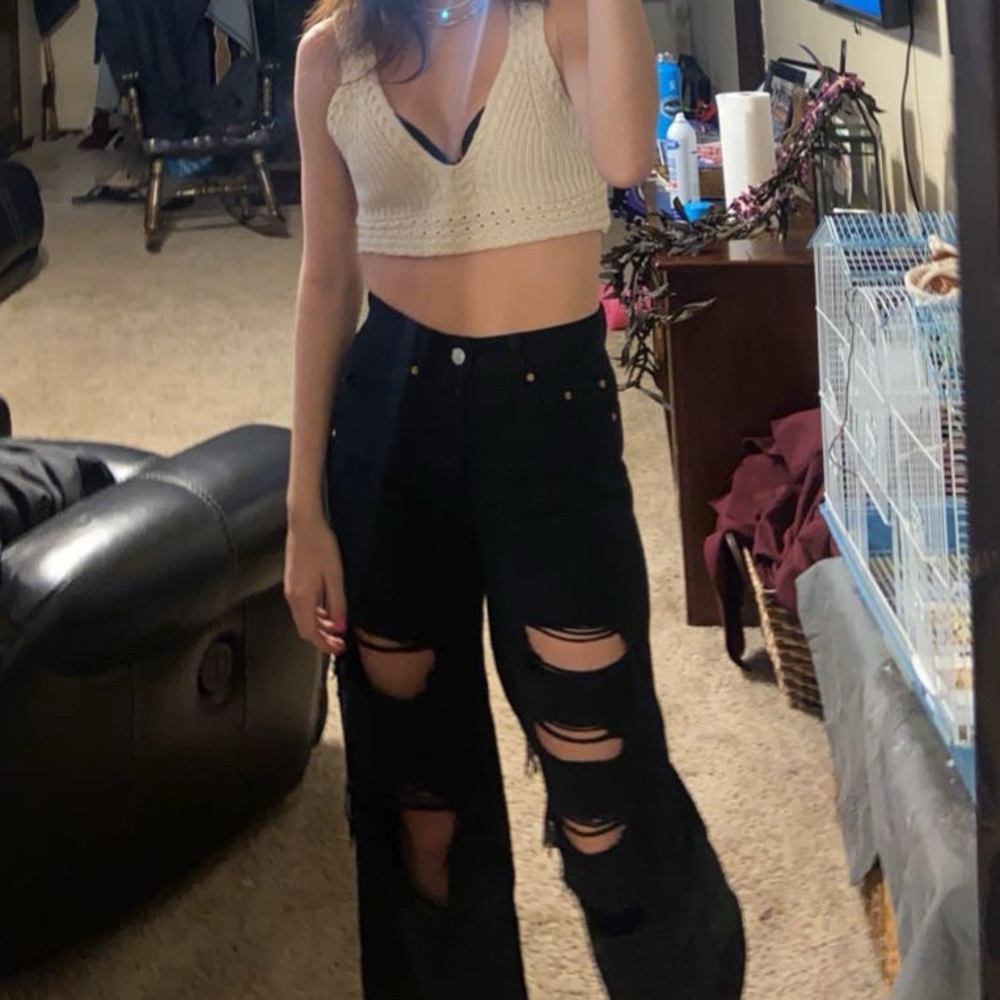 Forever 21 Cream and Black Contrast Crop Top